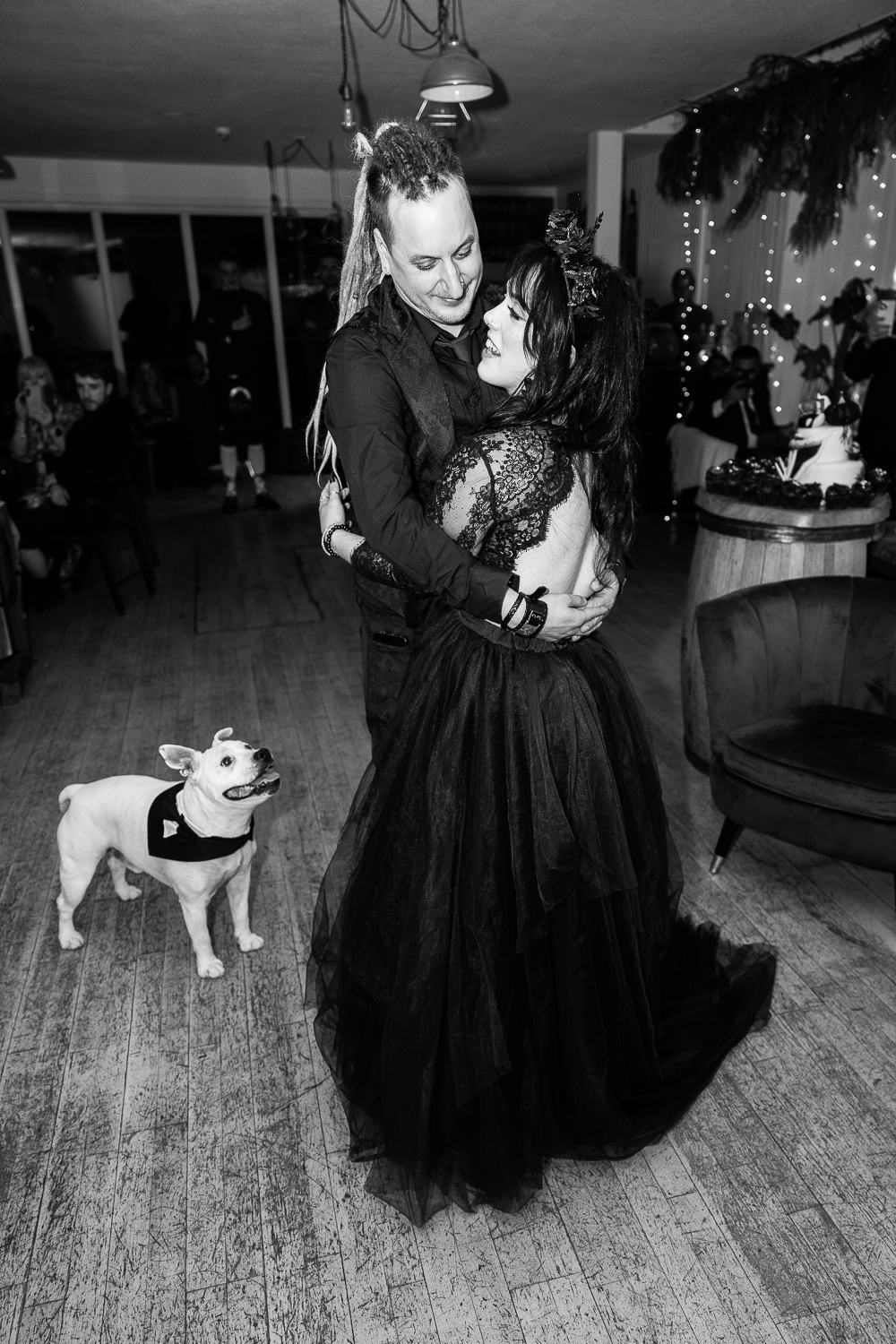 couple first dance in black & white